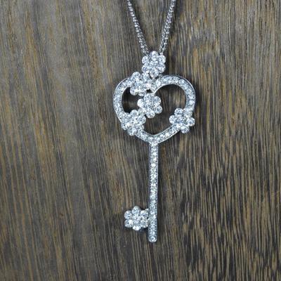 Dazzling key fashion costume jewelry necklace