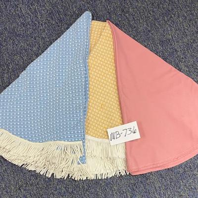 3 Round Table Clothes