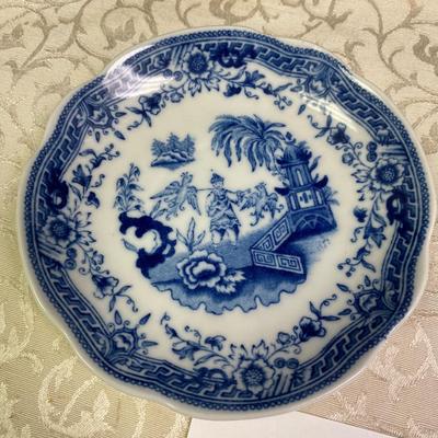 2 Arabia Made in Finland Singapore cups and Saucers