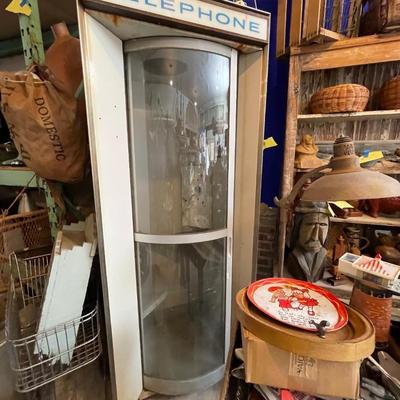 KS-19206 1960â€™s Pocket Round Door Phone Booth