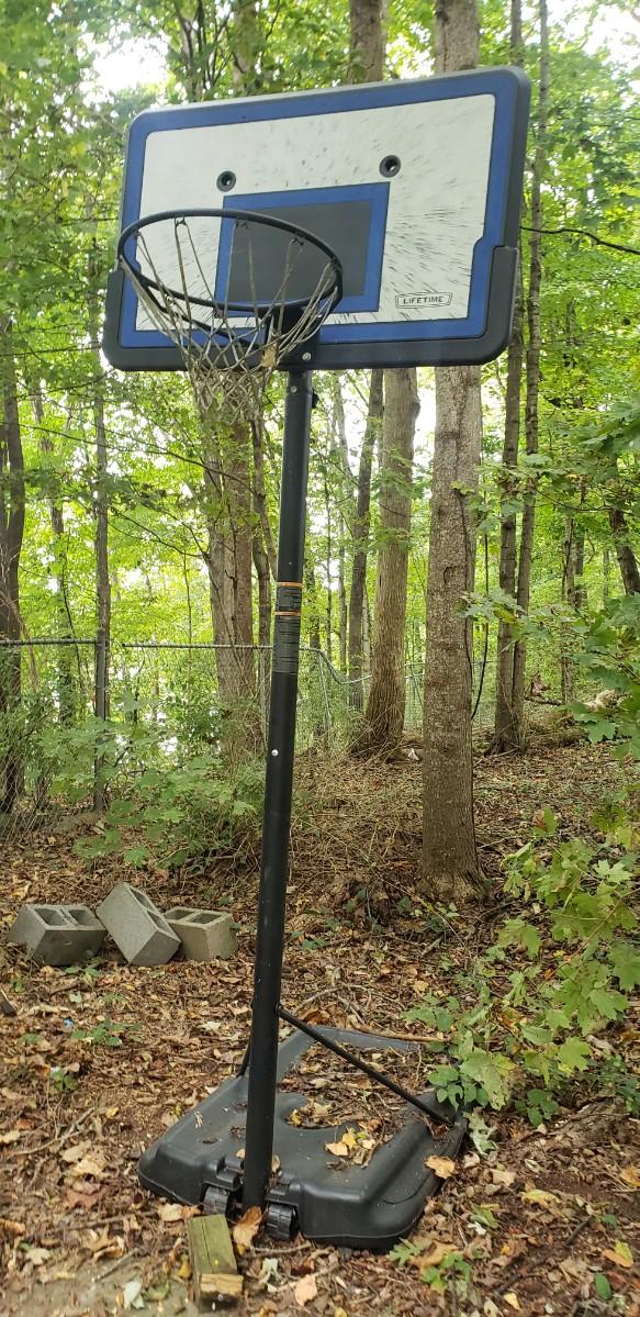 Youth basketball hoop assembly