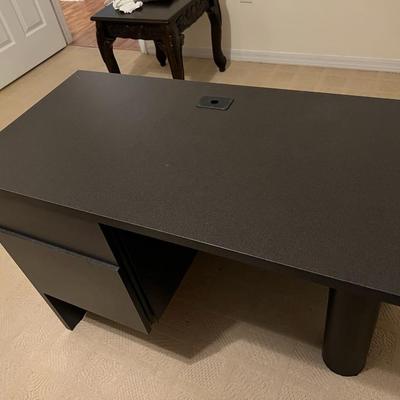 2 Drawer desk with keys.