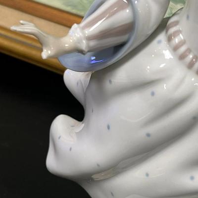 Wonderful LLADRO. Lost a Finger