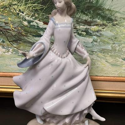 Wonderful LLADRO. Lost a Finger