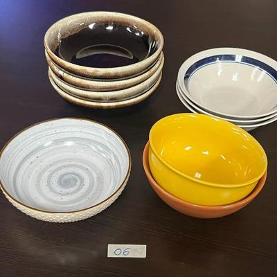 Varieties of bowls