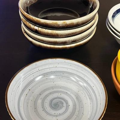 Varieties of bowls