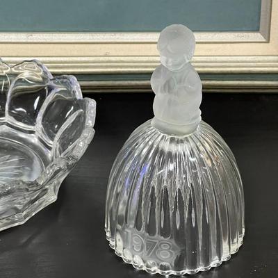 Dessert bowls and Bell