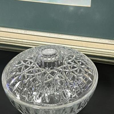 Bowls and decorative Crystals