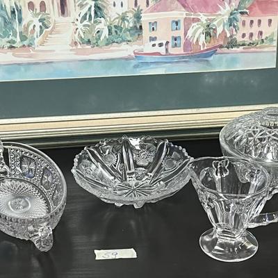 Bowls and decorative Crystals