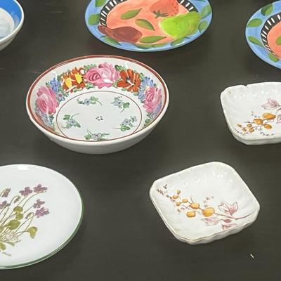 Fantastic Lot of Collectibles Plates