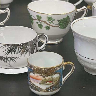 Wonderful LOT of TEACUPS FAMOUS BRANDS