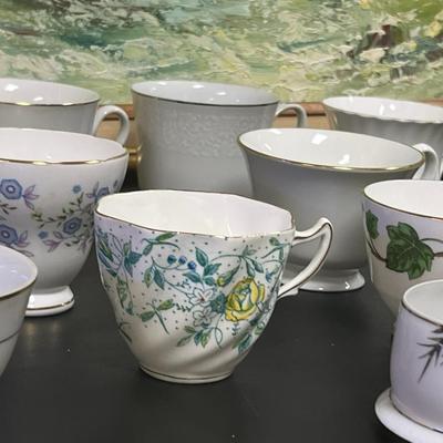 Wonderful LOT of TEACUPS FAMOUS BRANDS