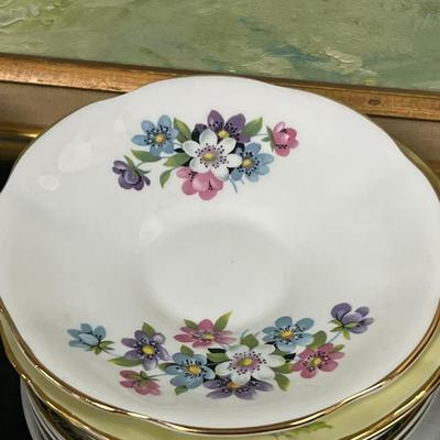 Wonderful LOT of TEACUPS FAMOUS BRANDS