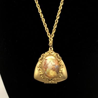 Vintage Victorian Style Pendant locket and Chain