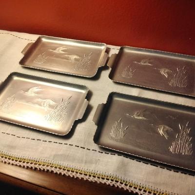 Aluminum Duck patterened serving trays