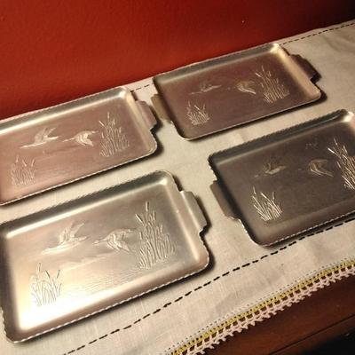 Aluminum Duck patterened serving trays