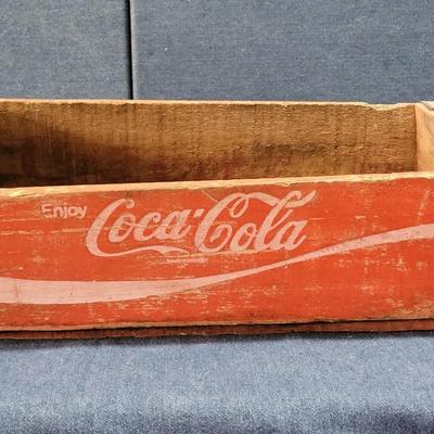 Lot 7: Vintage Coca-Cola Crate