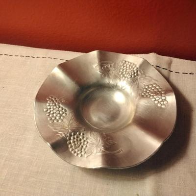 Everlast Forged Aluminum hammered small jam jar under plate dish