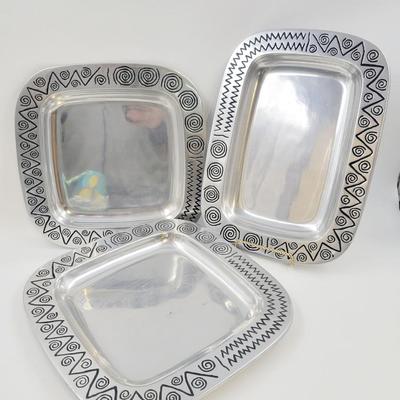 WILTON ARMETALE REGGAE PEWTER  2 PLATES & RECTANGULAR SERVING PLATTER SET