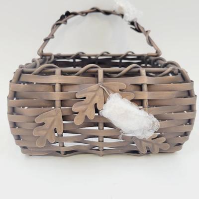 NEW IMPROVEMENTS METAL SQUARE ACORN BASKET