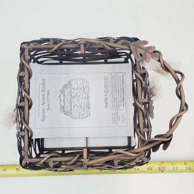 NEW IMPROVEMENTS METAL SQUARE ACORN BASKET