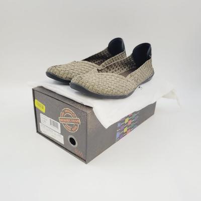 LIKE NEW BM BERNIE MEV SIZE 41 WOVEN SLIP ON SHOES