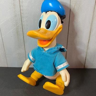 LOT C31: Vintage Mickey Mouse & Donald Duck