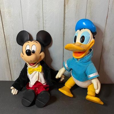LOT C31: Vintage Mickey Mouse & Donald Duck