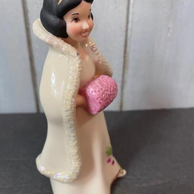 LOT C38: Snow White and the Seven Dwarfs by Lenox