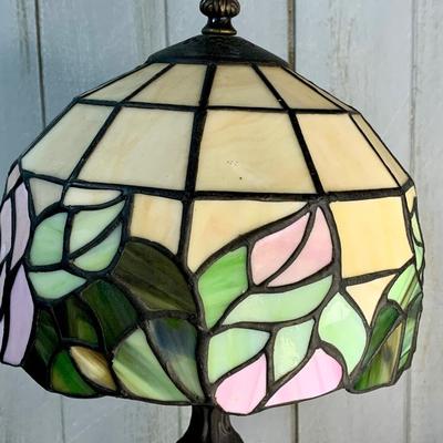 LOT 115R: Stained Glass Accent Lamp