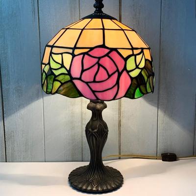 LOT 115R: Stained Glass Accent Lamp