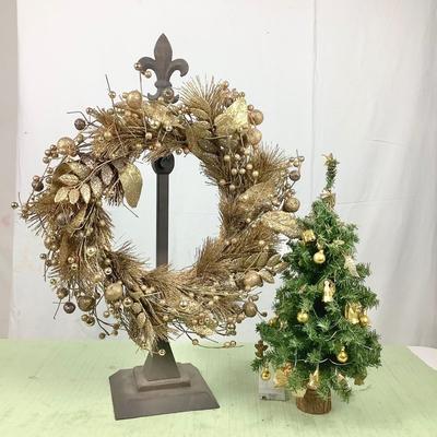 1415 Christmas Wreath and Small Artificial Tree