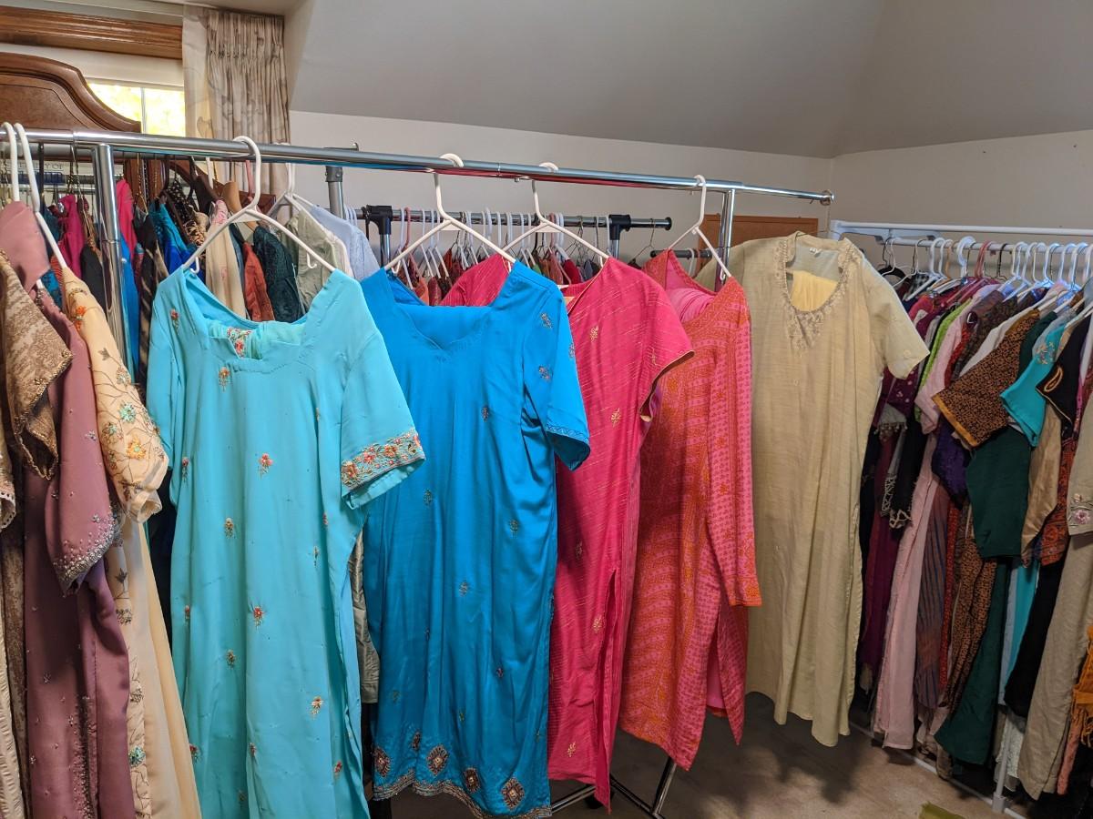 Attractive Double Bed Set with 2 Nightstands, Includes Bedding and