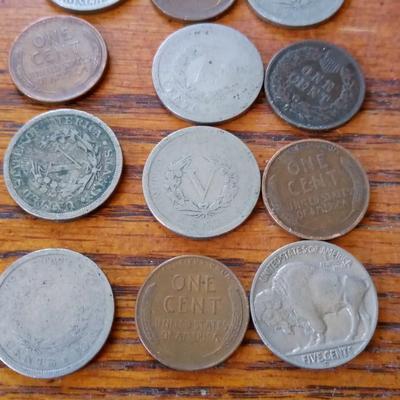 lot 26  LOT OF OLD COINS
