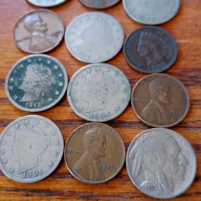 lot 26  LOT OF OLD COINS