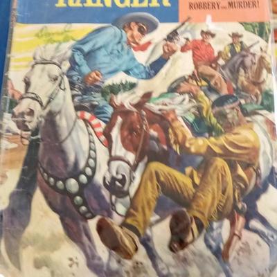 LOT 29  LOT OF OLD WESTERN COMIC BOOKS