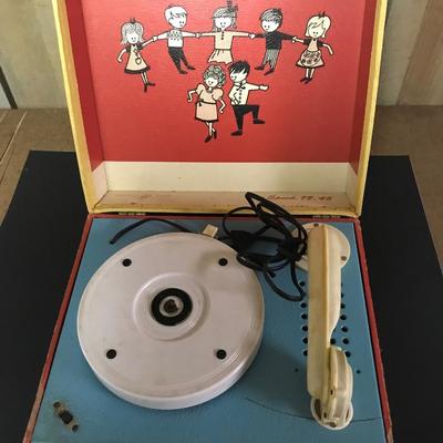VINTAGE KIDS RECORD PLAYER