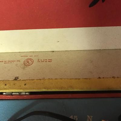 VINTAGE KIDS RECORD PLAYER