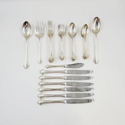 BEAUTIFUL 34 PIECE STERLING SILVER SET OF SILVERWARE