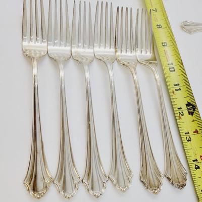 BEAUTIFUL 34 PIECE STERLING SILVER SET OF SILVERWARE