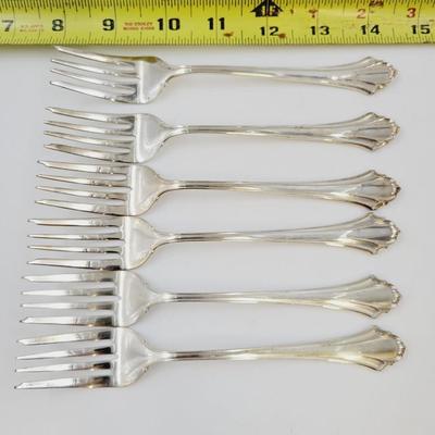 BEAUTIFUL 34 PIECE STERLING SILVER SET OF SILVERWARE