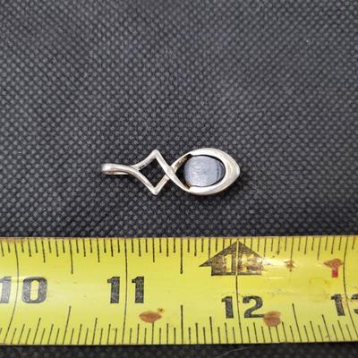 FANTASTIC. 925 JEWELED PENDANT