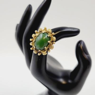VINATGE 18k HGE FAUX JADE ART RING