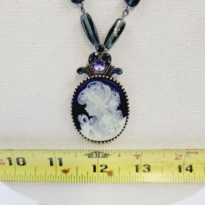 WORTHINGTON BLUE CAMEO & STONE NECKLACE