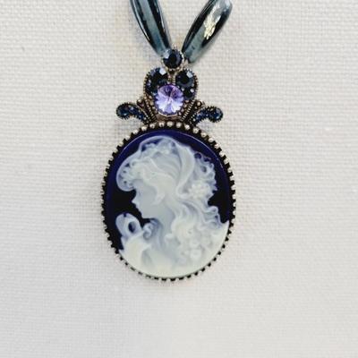 WORTHINGTON BLUE CAMEO & STONE NECKLACE