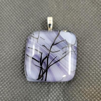 BEAUTIFUL BLUE/WHITE ART GLASS PENDANT