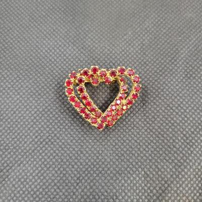 DOUBLE HEART GOLD TONED FAUX RED RINESTONES PIN