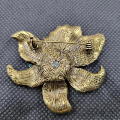 ABSOLUTELY FANTASTIC GREEN & BLUE JEWELED FLOWER BROOCH