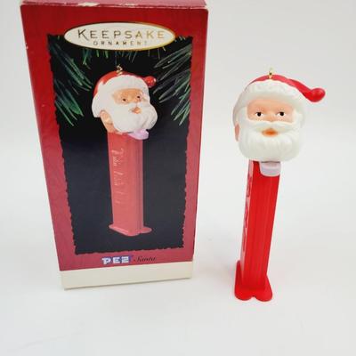 HALLMARK KEEPSAKE ORNAMENTS - 1995 SANTA PEZ