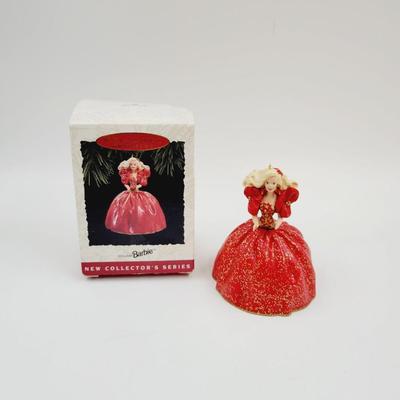 HALLMARK KEEPSAKE ORNAMENT - 1993 HOLIDAY BARBIE